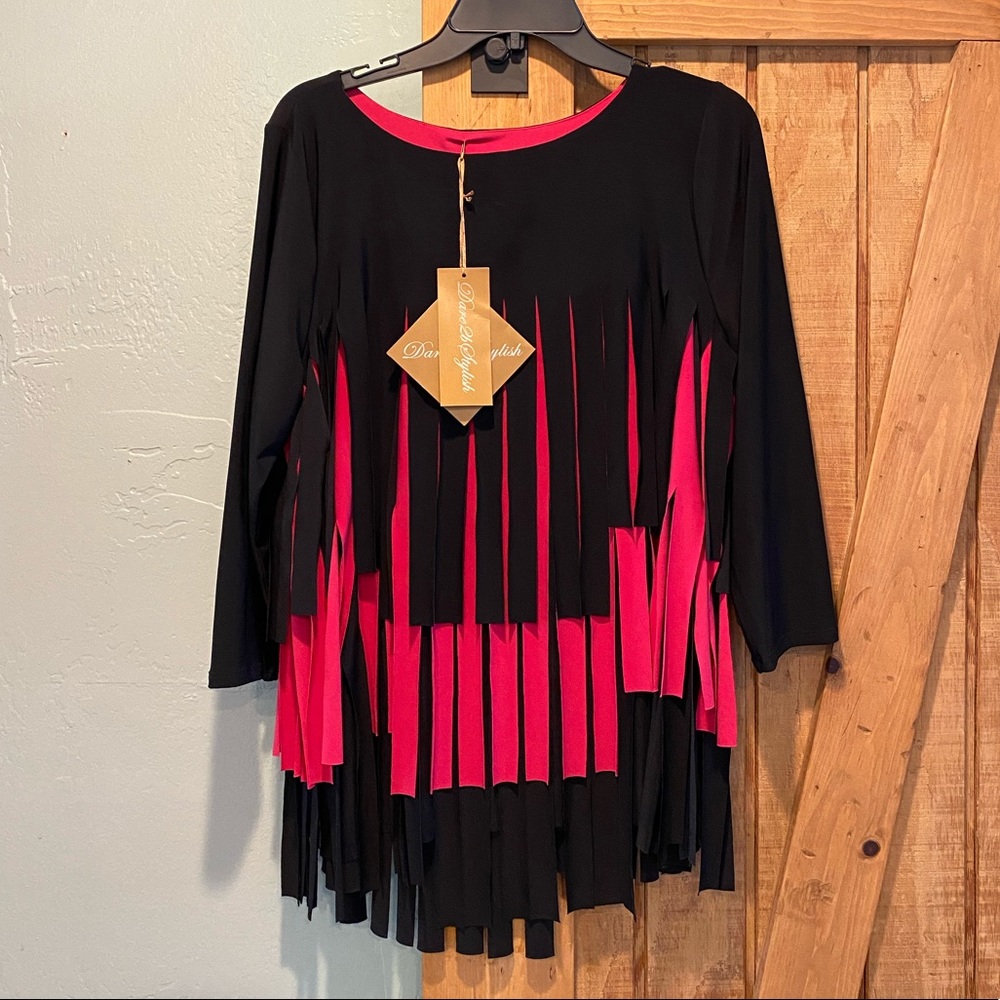 NWT Blk/fuscia carwash top